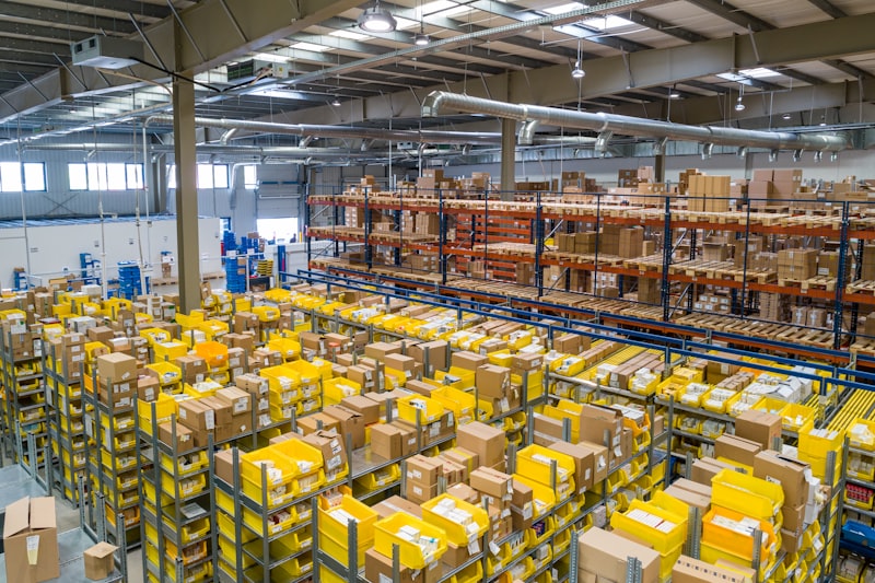 Large warehouse and distribution centre operations